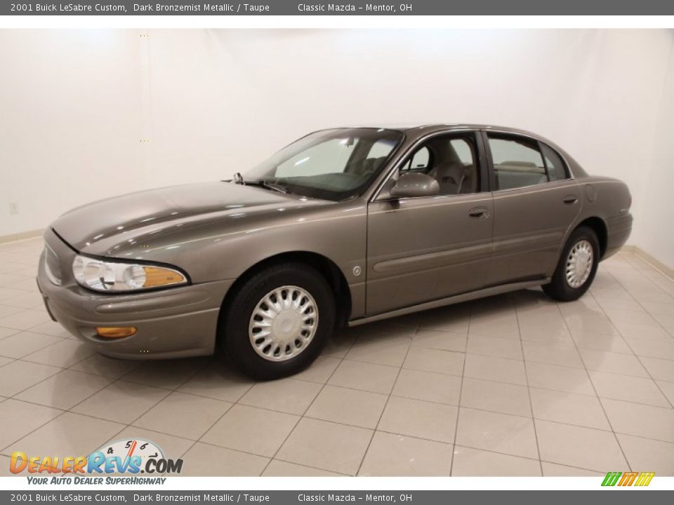 Front 3/4 View of 2001 Buick LeSabre Custom Photo #3