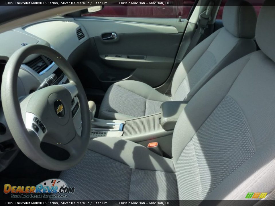 2009 Chevrolet Malibu LS Sedan Silver Ice Metallic / Titanium Photo #4