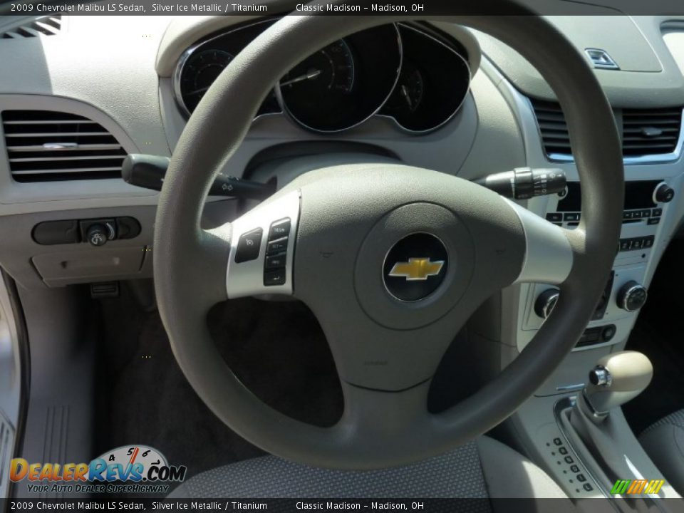 2009 Chevrolet Malibu LS Sedan Silver Ice Metallic / Titanium Photo #5