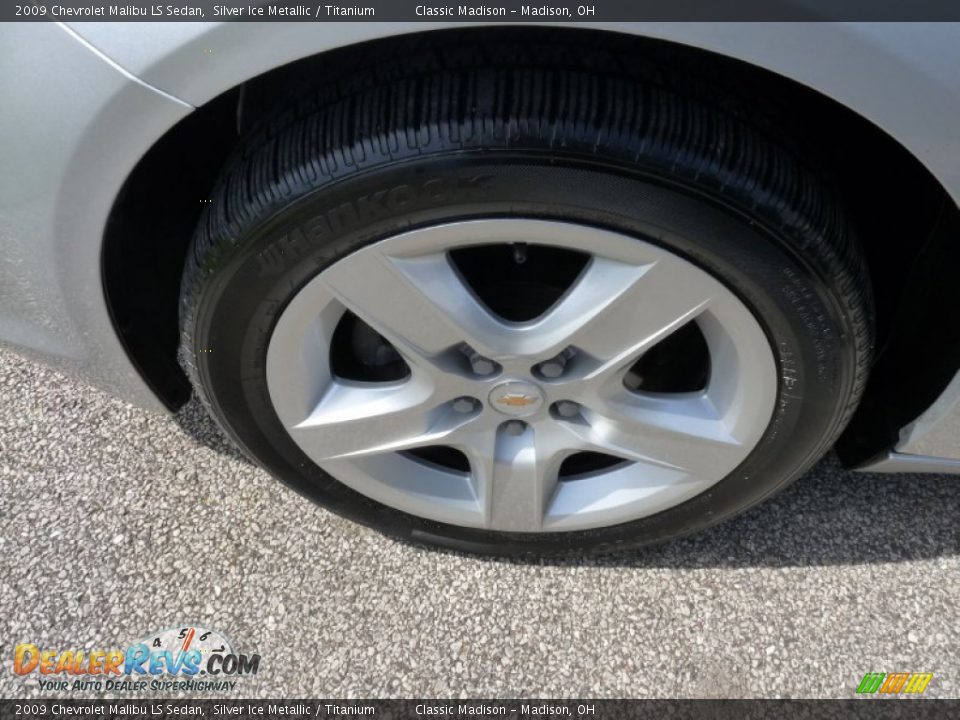 2009 Chevrolet Malibu LS Sedan Silver Ice Metallic / Titanium Photo #14