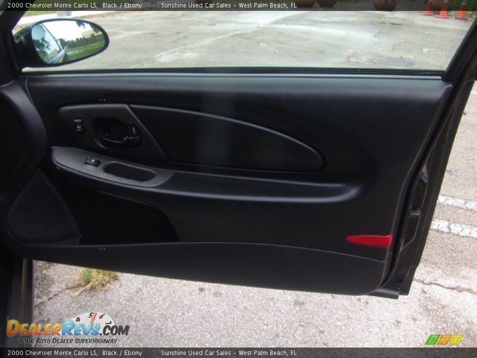 2000 Chevrolet Monte Carlo LS Black / Ebony Photo #13