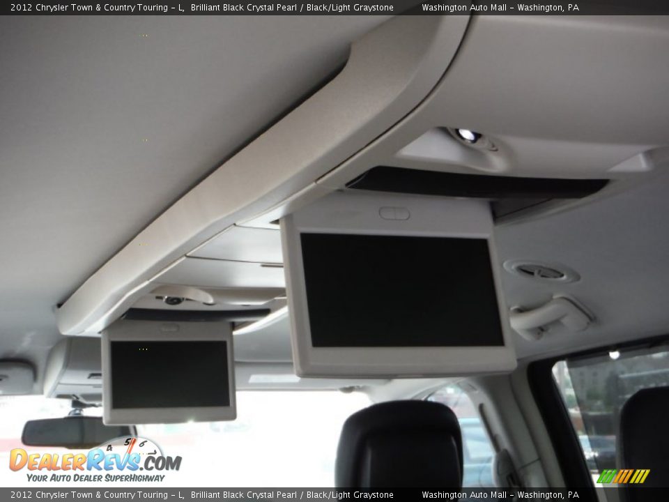 2012 Chrysler Town & Country Touring - L Brilliant Black Crystal Pearl / Black/Light Graystone Photo #10