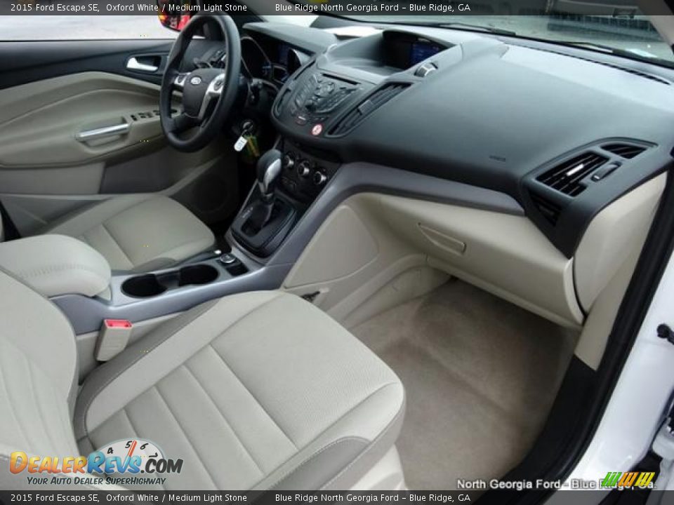 2015 Ford Escape SE Oxford White / Medium Light Stone Photo #15
