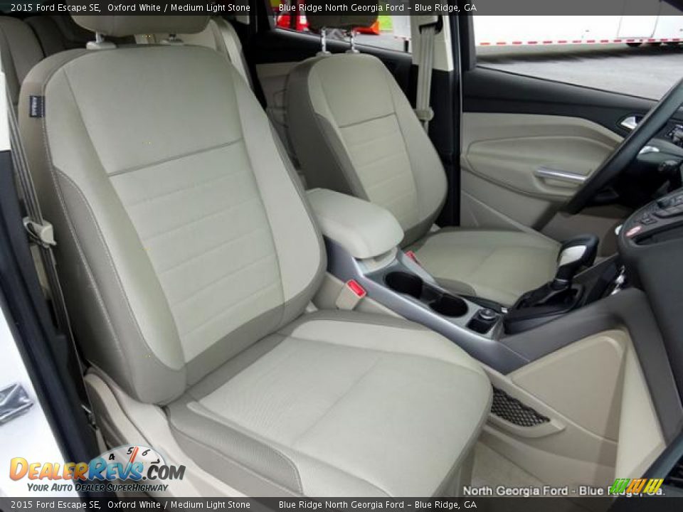 2015 Ford Escape SE Oxford White / Medium Light Stone Photo #16