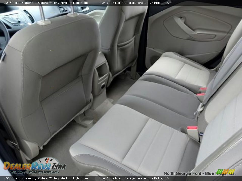 2015 Ford Escape SE Oxford White / Medium Light Stone Photo #17
