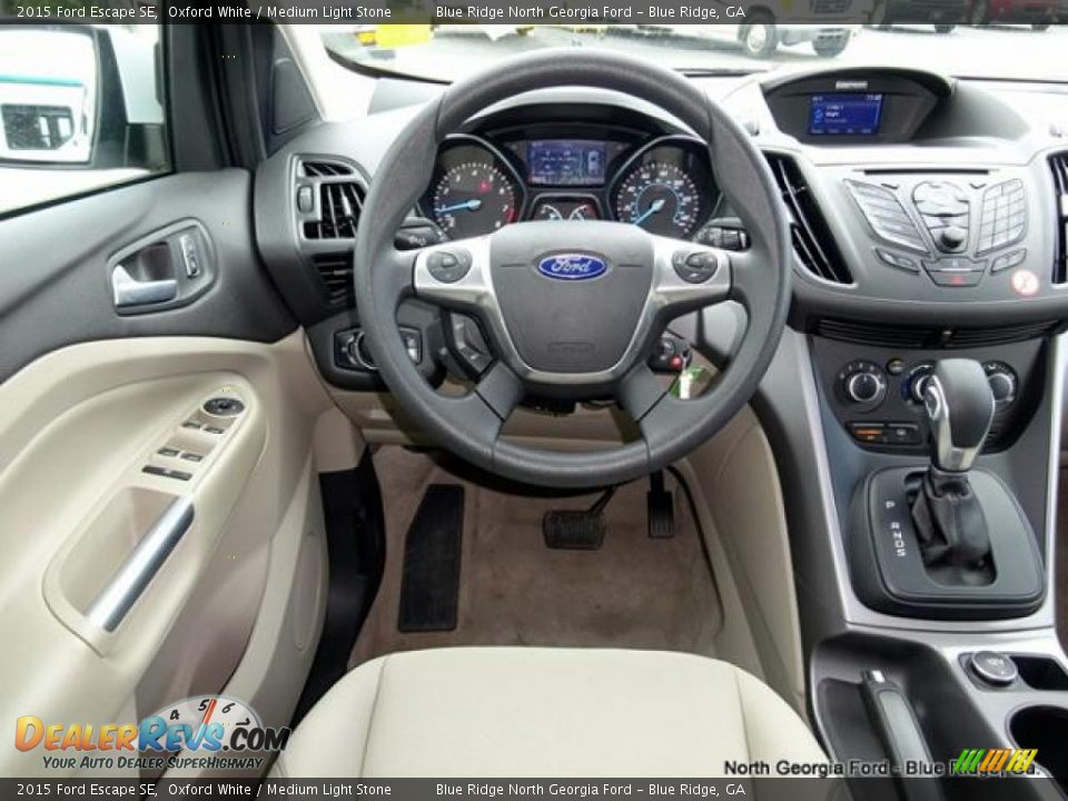 2015 Ford Escape SE Oxford White / Medium Light Stone Photo #22