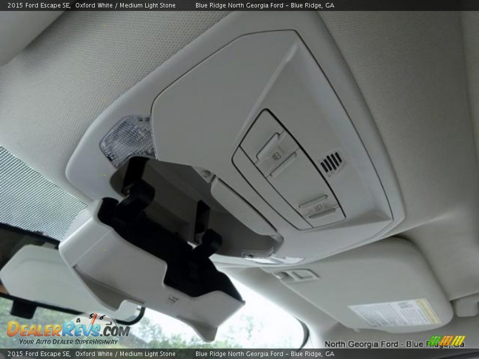 2015 Ford Escape SE Oxford White / Medium Light Stone Photo #31