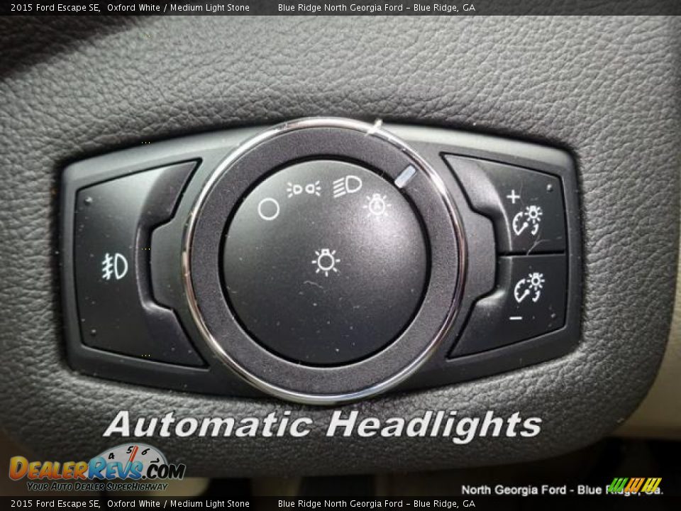 2015 Ford Escape SE Oxford White / Medium Light Stone Photo #33