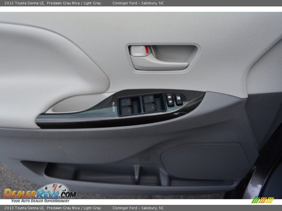 2013 Toyota Sienna LE Predawn Gray Mica / Light Gray Photo #9