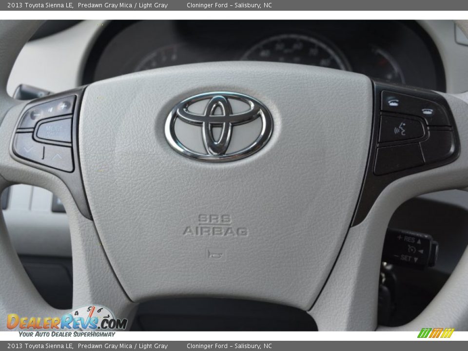 2013 Toyota Sienna LE Predawn Gray Mica / Light Gray Photo #24