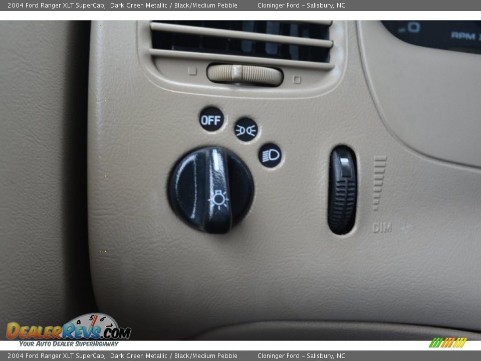 Controls of 2004 Ford Ranger XLT SuperCab Photo #20