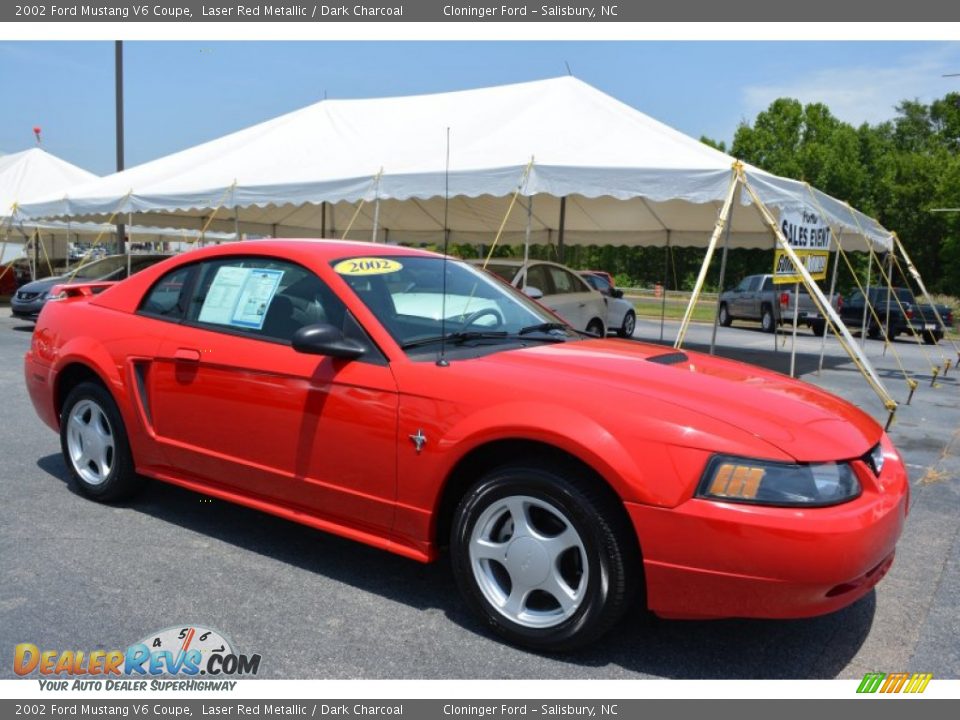Front 3/4 View of 2002 Ford Mustang V6 Coupe Photo #1