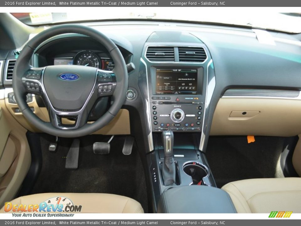 Dashboard of 2016 Ford Explorer Limited Photo #9