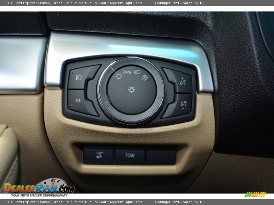 Controls of 2016 Ford Explorer Limited Photo #26