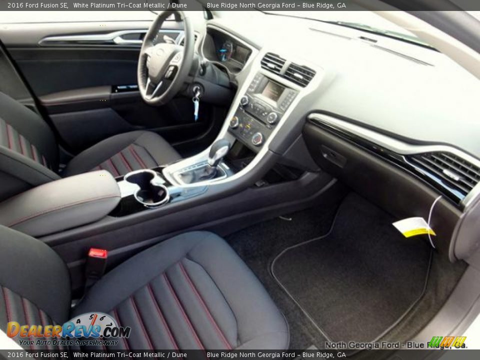 2016 Ford Fusion SE White Platinum Tri-Coat Metallic / Dune Photo #12