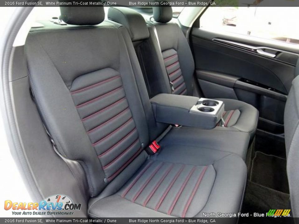 2016 Ford Fusion SE White Platinum Tri-Coat Metallic / Dune Photo #17