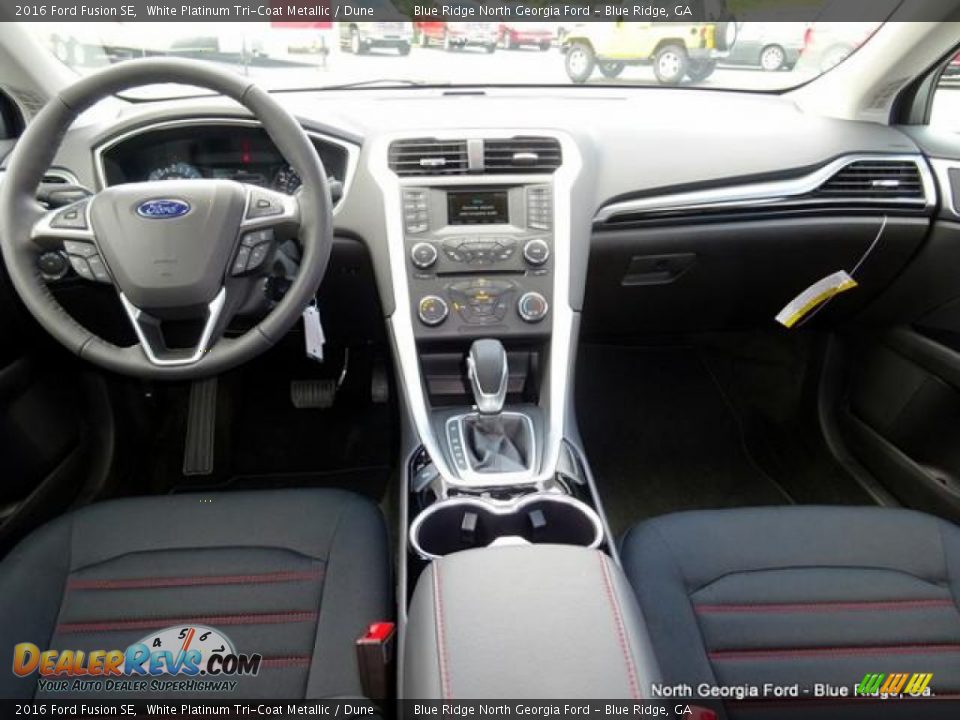 2016 Ford Fusion SE White Platinum Tri-Coat Metallic / Dune Photo #20