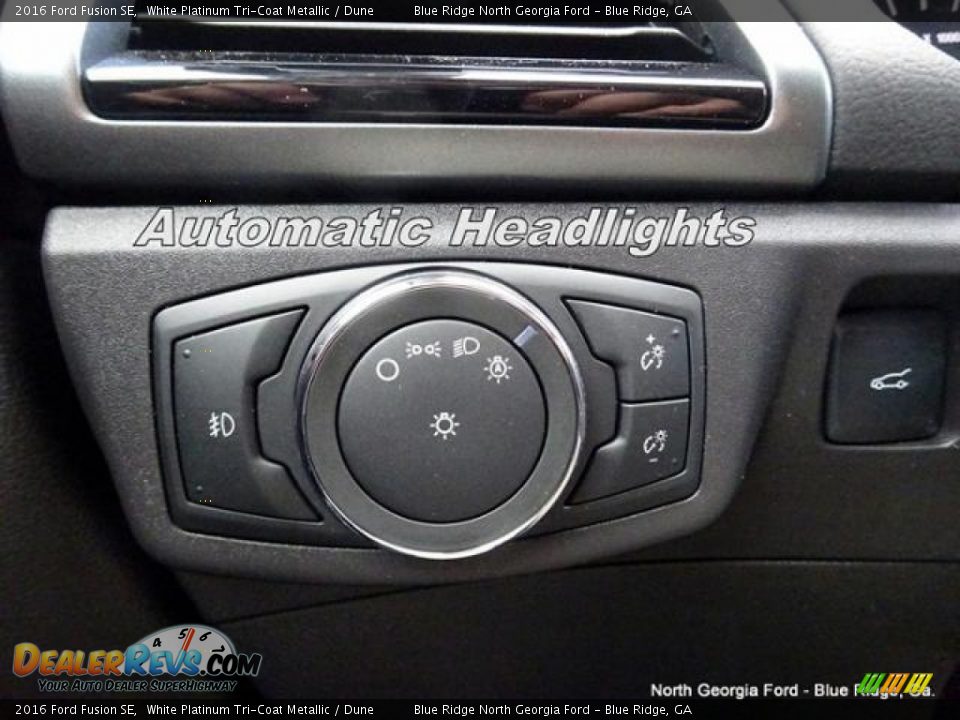 2016 Ford Fusion SE White Platinum Tri-Coat Metallic / Dune Photo #27