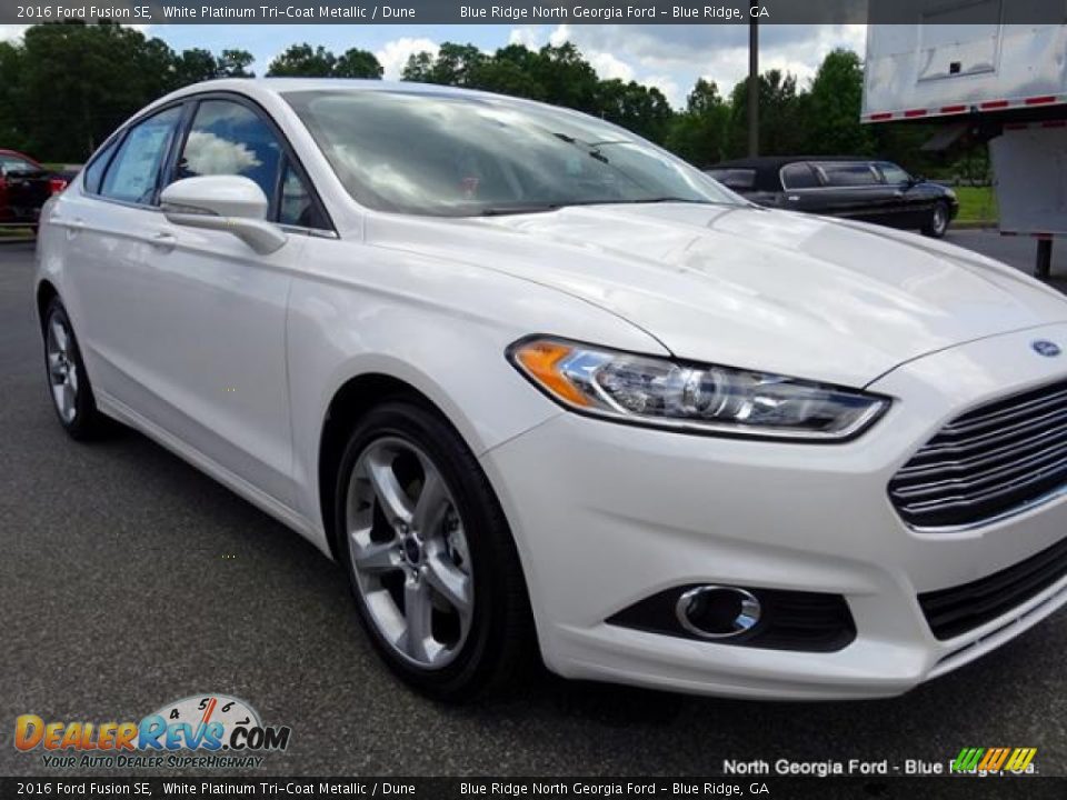 2016 Ford Fusion SE White Platinum Tri-Coat Metallic / Dune Photo #33