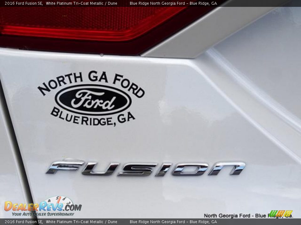 2016 Ford Fusion SE White Platinum Tri-Coat Metallic / Dune Photo #36