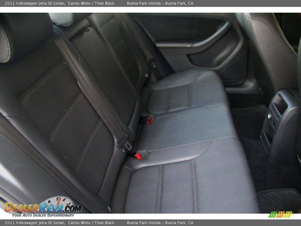 2011 Volkswagen Jetta SE Sedan Candy White / Titan Black Photo #16