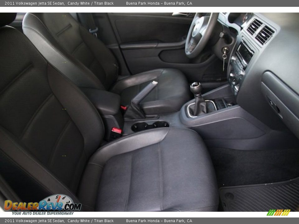 2011 Volkswagen Jetta SE Sedan Candy White / Titan Black Photo #18