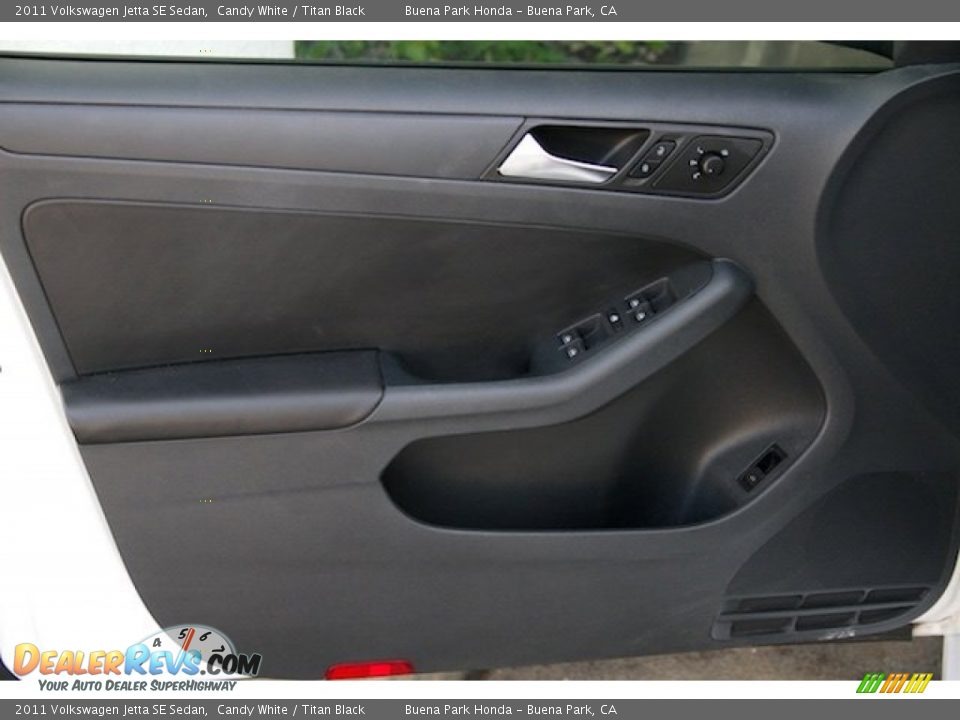 2011 Volkswagen Jetta SE Sedan Candy White / Titan Black Photo #21