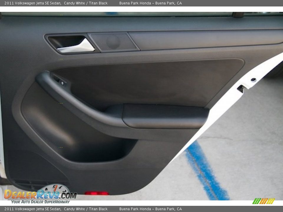 2011 Volkswagen Jetta SE Sedan Candy White / Titan Black Photo #23