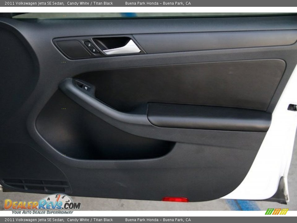 2011 Volkswagen Jetta SE Sedan Candy White / Titan Black Photo #24