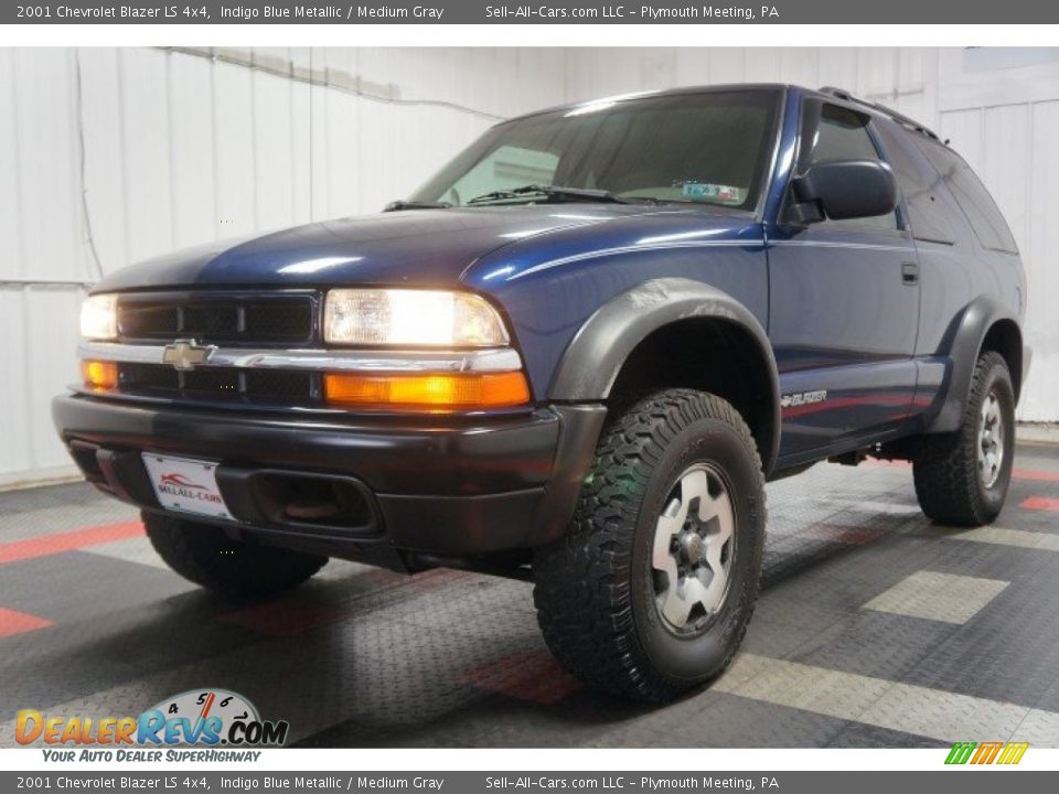 2001 Chevrolet Blazer LS 4x4 Indigo Blue Metallic / Medium Gray Photo #3