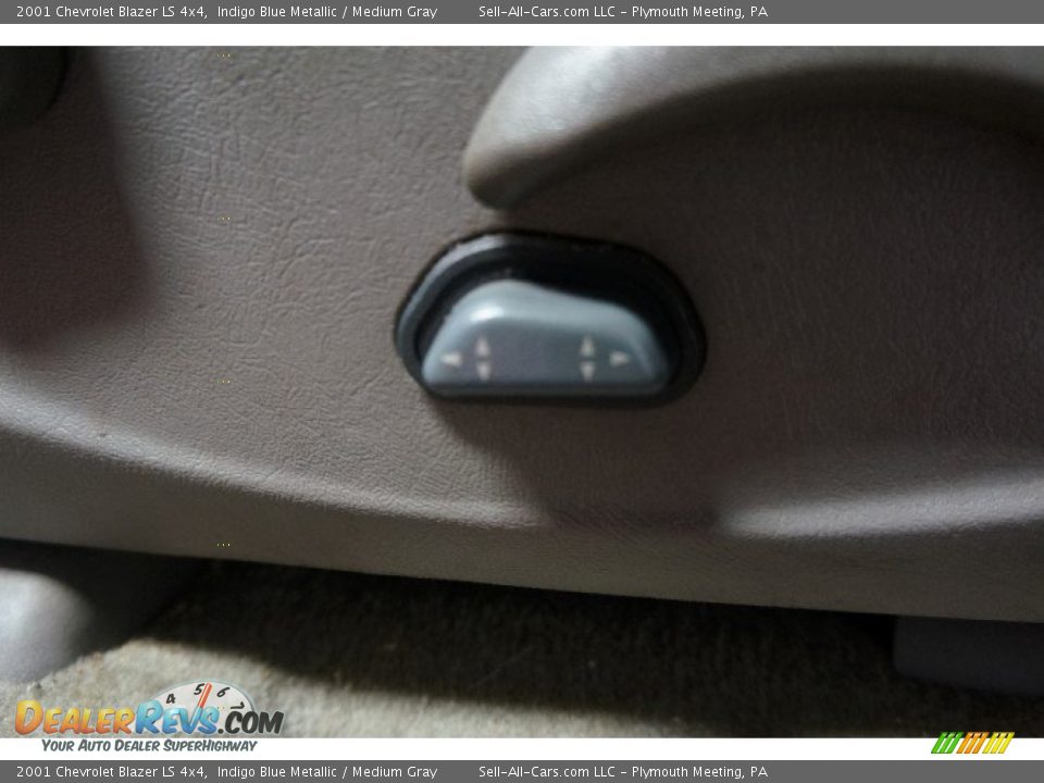 2001 Chevrolet Blazer LS 4x4 Indigo Blue Metallic / Medium Gray Photo #15