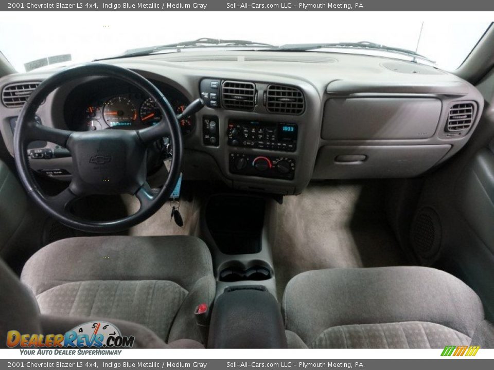 2001 Chevrolet Blazer LS 4x4 Indigo Blue Metallic / Medium Gray Photo #17