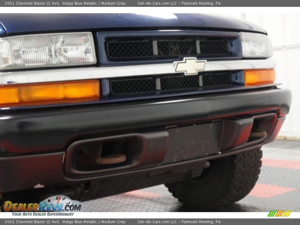 2001 Chevrolet Blazer LS 4x4 Indigo Blue Metallic / Medium Gray Photo #32