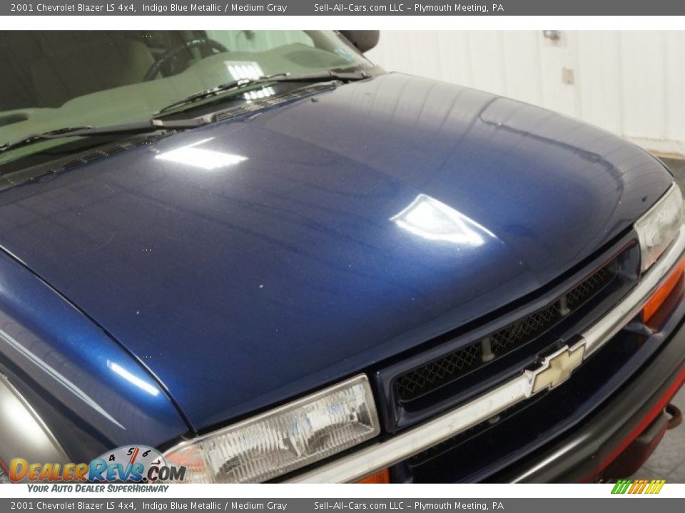 2001 Chevrolet Blazer LS 4x4 Indigo Blue Metallic / Medium Gray Photo #33
