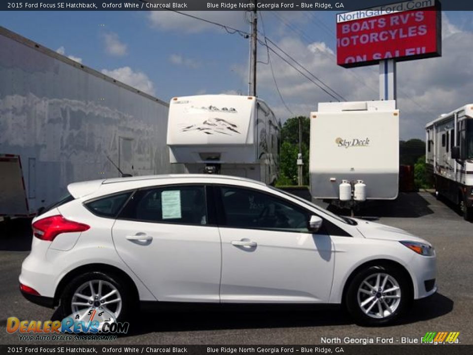 2015 Ford Focus SE Hatchback Oxford White / Charcoal Black Photo #6
