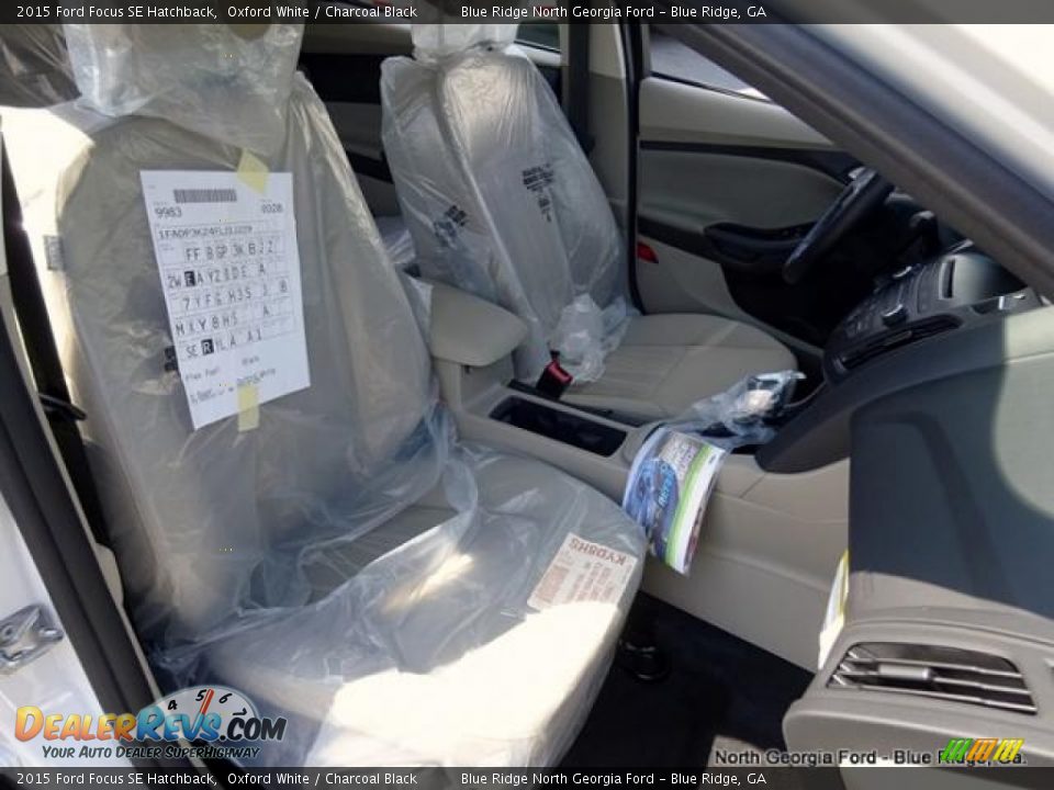 2015 Ford Focus SE Hatchback Oxford White / Charcoal Black Photo #10