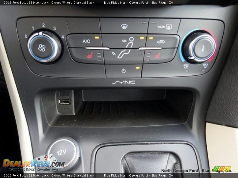 2015 Ford Focus SE Hatchback Oxford White / Charcoal Black Photo #21