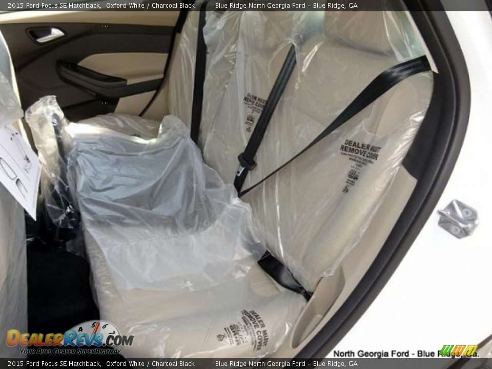 2015 Ford Focus SE Hatchback Oxford White / Charcoal Black Photo #28