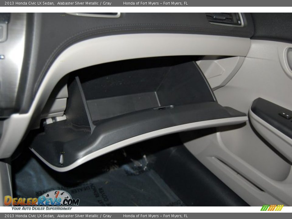 2013 Honda Civic LX Sedan Alabaster Silver Metallic / Gray Photo #17