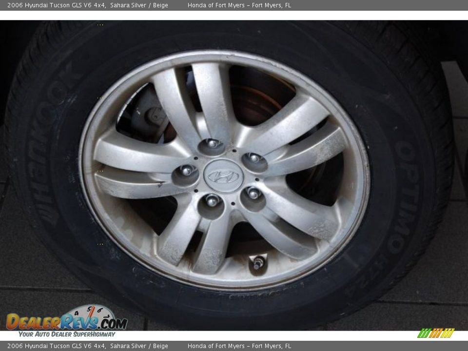 2006 Hyundai Tucson GLS V6 4x4 Sahara Silver / Beige Photo #9