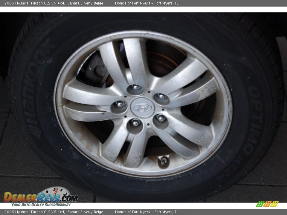 2006 Hyundai Tucson GLS V6 4x4 Sahara Silver / Beige Photo #10