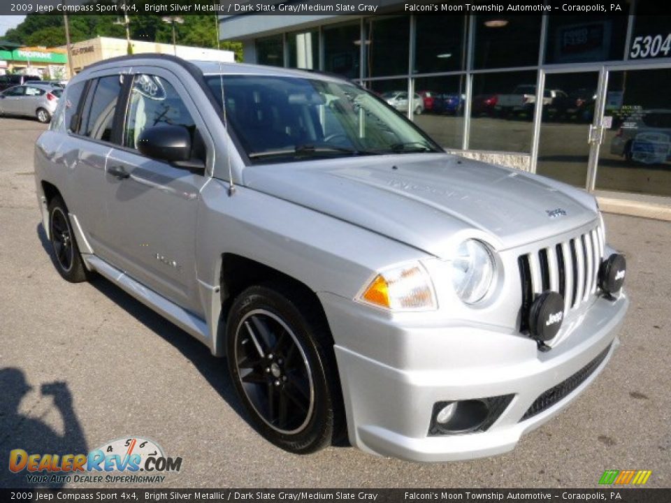 Front 3/4 View of 2009 Jeep Compass Sport 4x4 Photo #2
