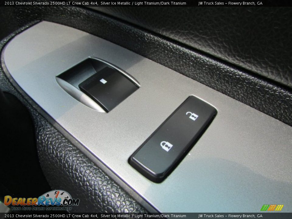 2013 Chevrolet Silverado 2500HD LT Crew Cab 4x4 Silver Ice Metallic / Light Titanium/Dark Titanium Photo #21