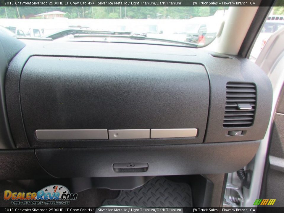 2013 Chevrolet Silverado 2500HD LT Crew Cab 4x4 Silver Ice Metallic / Light Titanium/Dark Titanium Photo #25