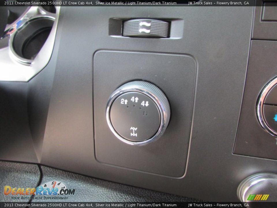 2013 Chevrolet Silverado 2500HD LT Crew Cab 4x4 Silver Ice Metallic / Light Titanium/Dark Titanium Photo #30