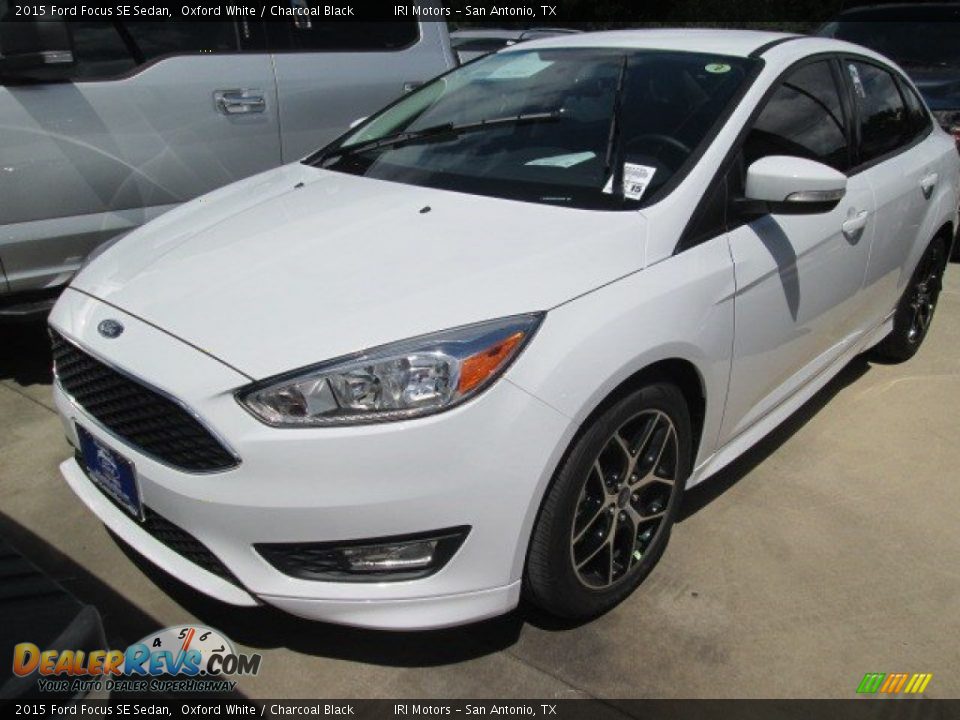 2015 Ford Focus SE Sedan Oxford White / Charcoal Black Photo #4