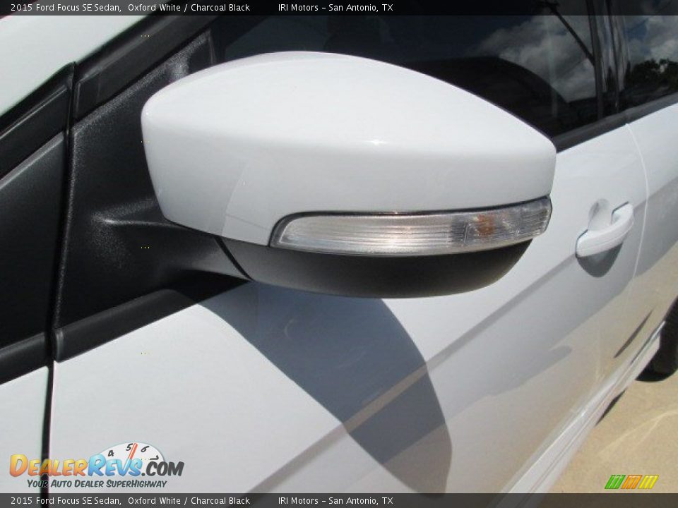 2015 Ford Focus SE Sedan Oxford White / Charcoal Black Photo #5