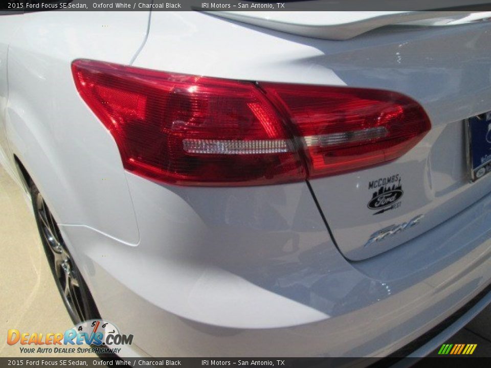 2015 Ford Focus SE Sedan Oxford White / Charcoal Black Photo #8