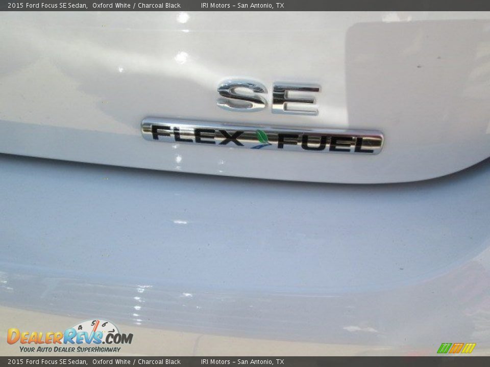 2015 Ford Focus SE Sedan Oxford White / Charcoal Black Photo #10