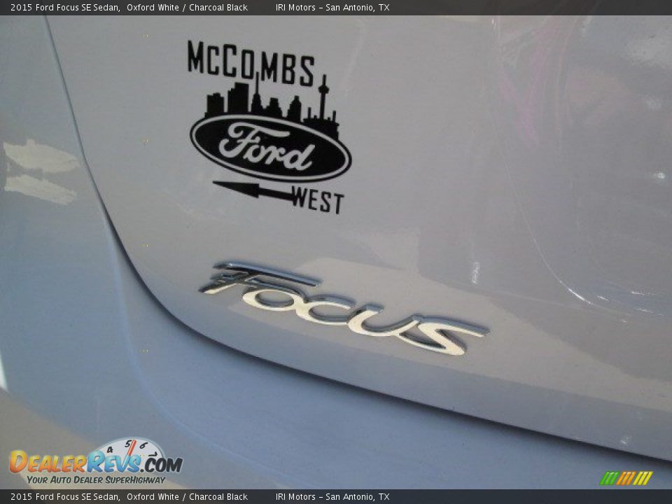 2015 Ford Focus SE Sedan Oxford White / Charcoal Black Photo #11